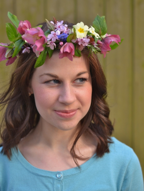 Celebrate spring by making a pretty flower crown - step by step at Decorator's Notebook blog