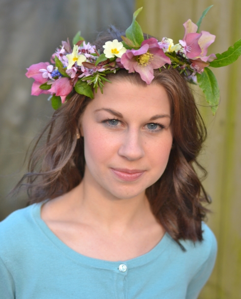 Wildflower headpiece - tutorial at Decorator's Notebook blog